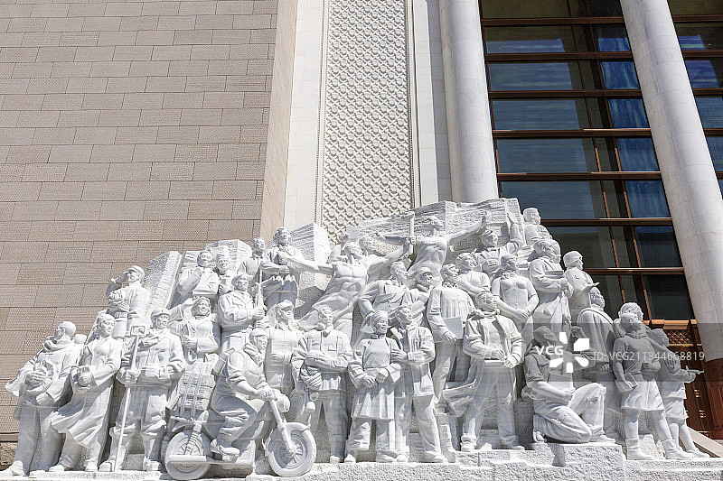 中国共产党历史展览馆前主题雕塑《伟业》图片素材