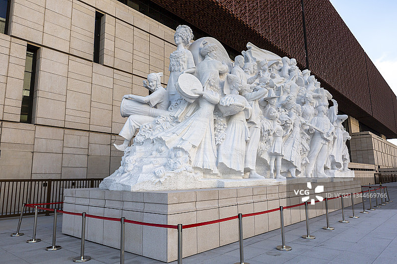 中国共产党历史展览馆前主题雕塑《追梦》图片素材