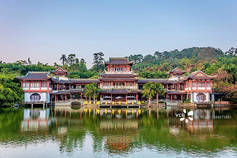 中国广西南宁青秀山风景区天池图片素材