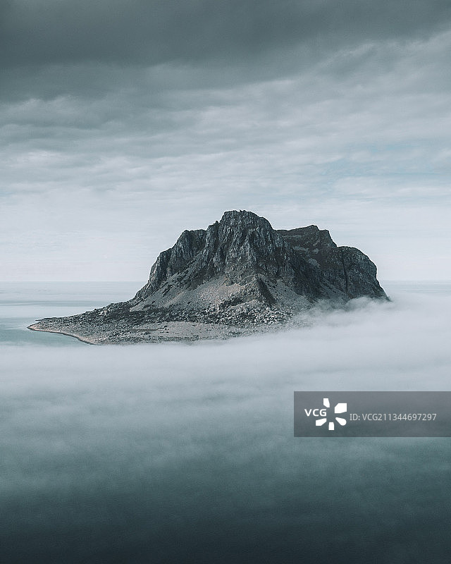 挪威维加海中岩层景观图片素材