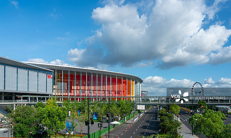 中国上海虹桥枢纽的国家会展中心建筑图片素材