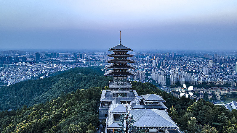 航拍杭州临平公园东来阁图片素材