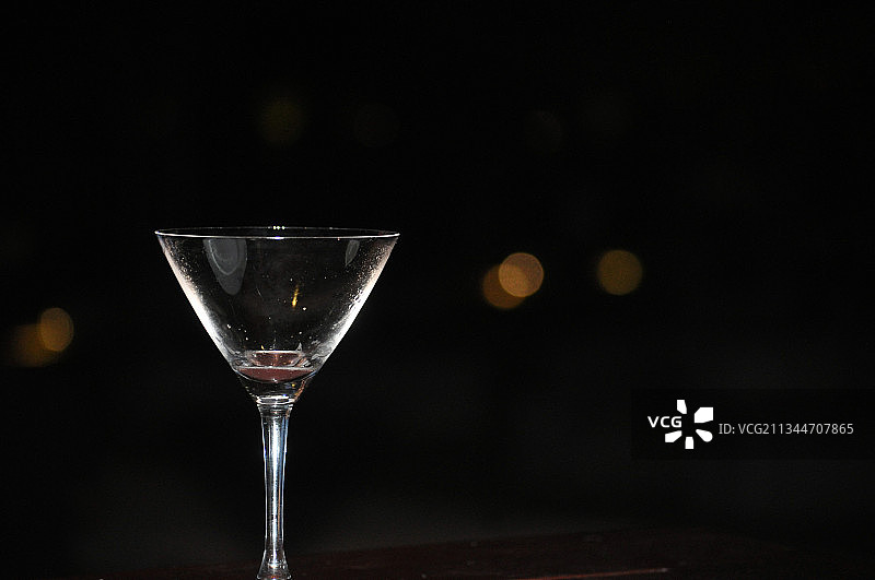 斯里兰卡桌上玻璃杯饮品特写图片素材