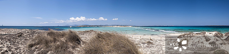 西班牙巴利阿里群岛福门特拉岛海滩全景图片素材