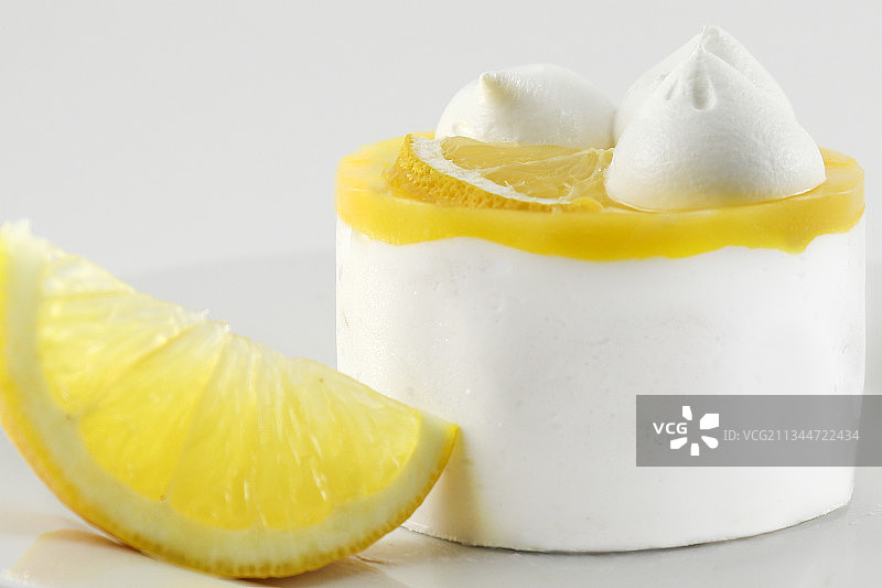 巴西柠檬片蛋糕切片特写图片素材