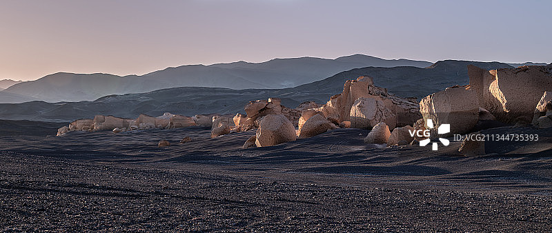 阿根廷卡塔马卡省日落时分的沙漠美景图片素材
