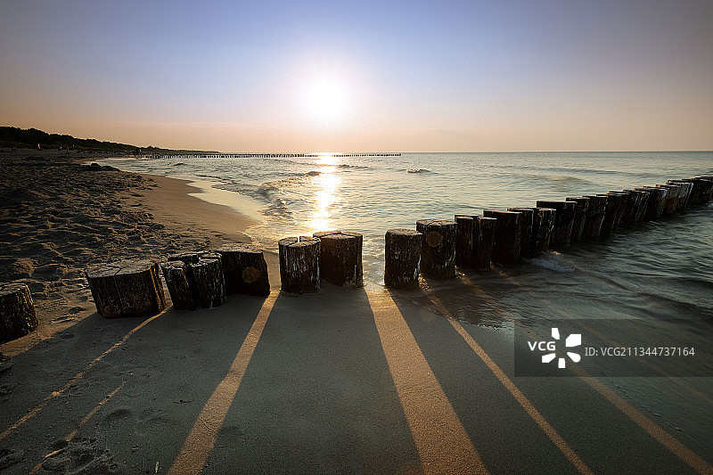 德国辛斯特日落时分的海景图片素材