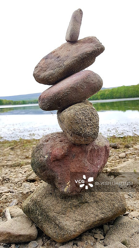 宾夕法尼亚州天空背景下的叠石特写图片素材