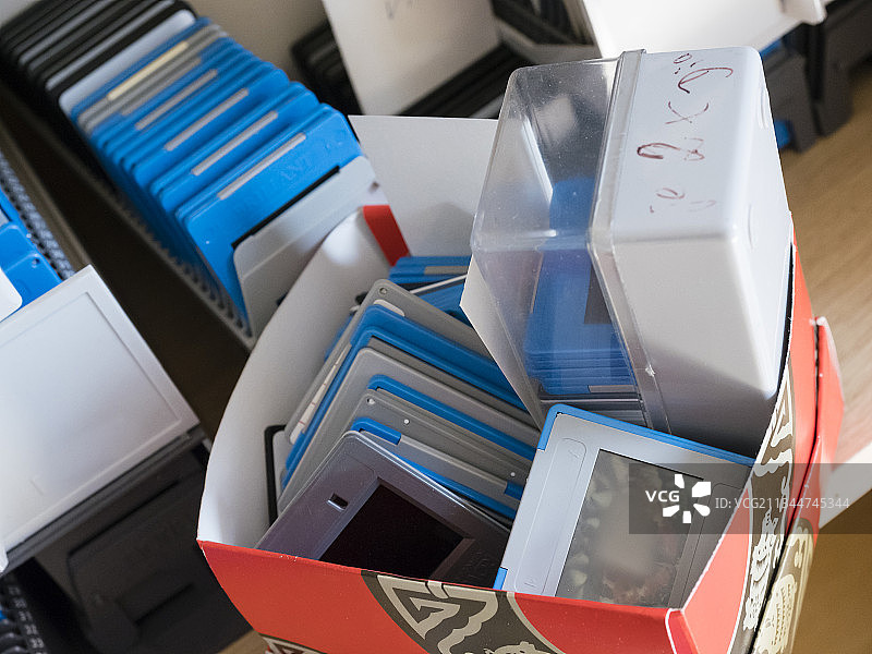 许多老式模拟照片幻灯片图片素材