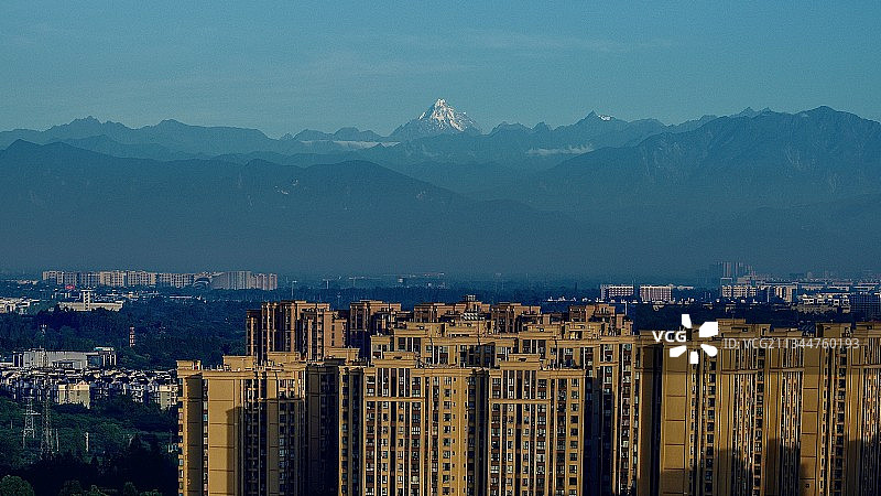 幺妹峰，成都又见幺妹峰图片素材