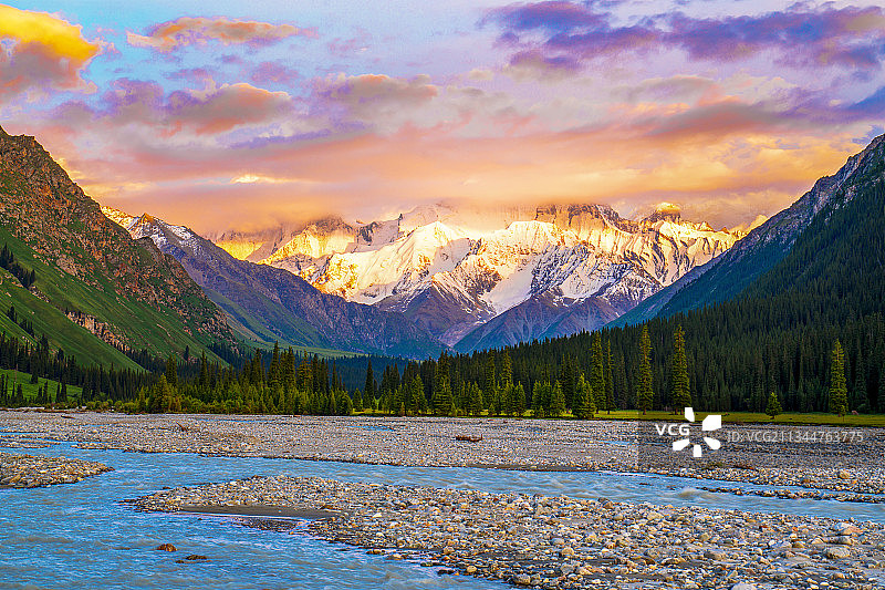 新疆木扎尔特冰川图片素材