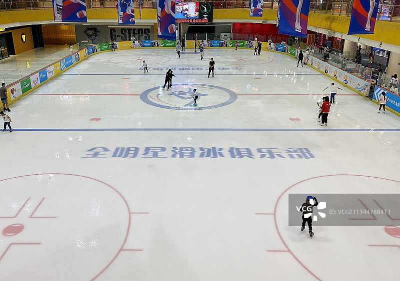 北京全明星滑冰俱乐部长楹天街店图片素材