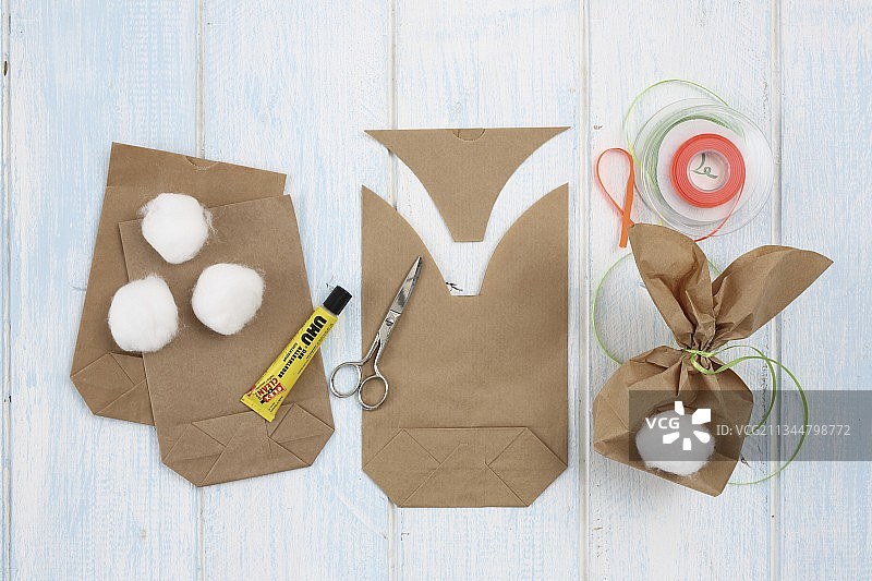 制作棉尾兔礼品袋的说明图片素材