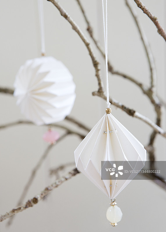 白色DIY折纸饰品图片素材