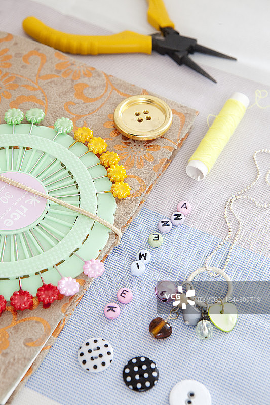 制作珠宝的首饰和材料图片素材