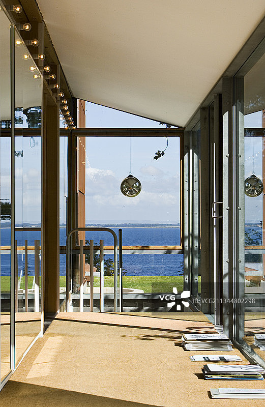 带海景的现代走廊图片素材