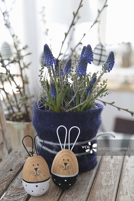 风信子毛毡领和复活节木兔复活节摆件图片素材
