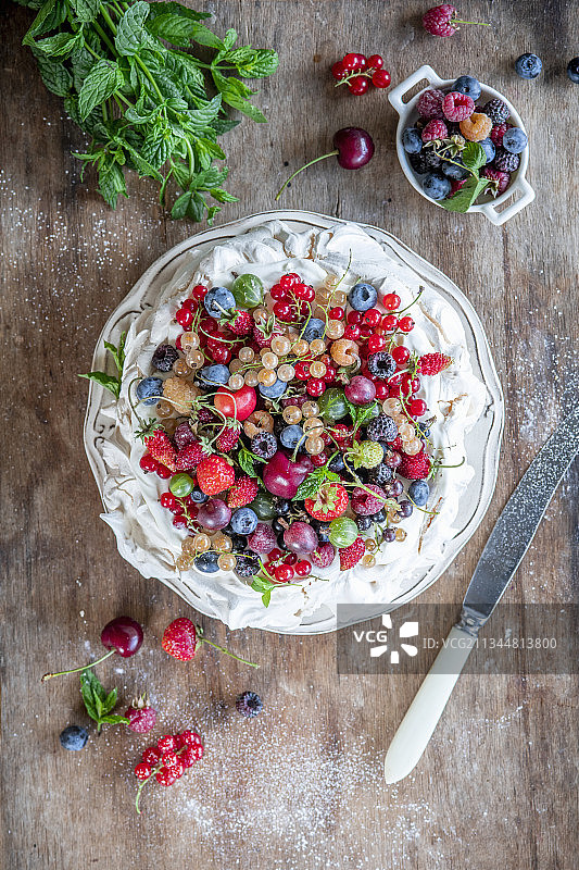 混合浆果巴甫洛娃图片素材