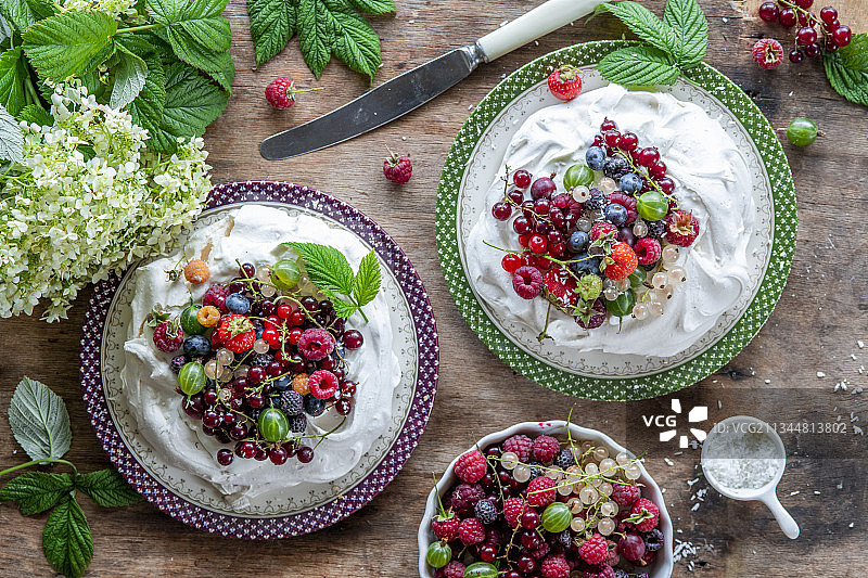 混合浆果巴甫洛娃图片素材