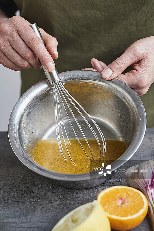 柠檬调味酱的制作图片素材