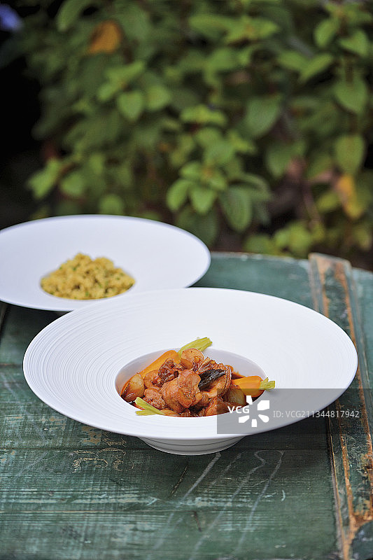 兔肉砂锅配北非小米图片素材