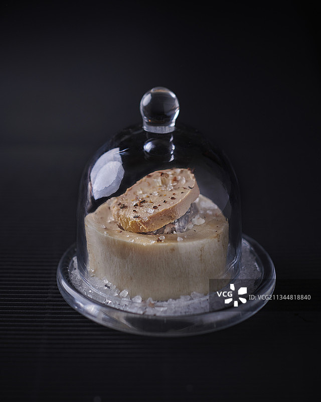 羊肚菌鹅肝烩饭图片素材