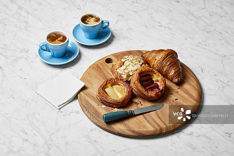 糕点和意式浓缩咖啡图片素材