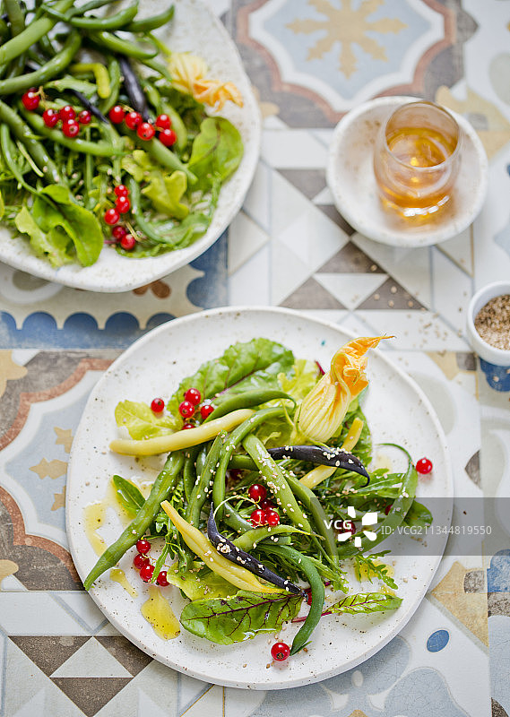 豆类西葫芦花鲜沙拉图片素材