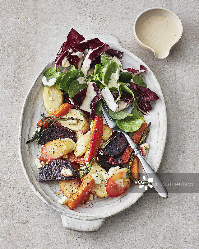 搭配菲达奶酪的根茎类蔬菜图片素材