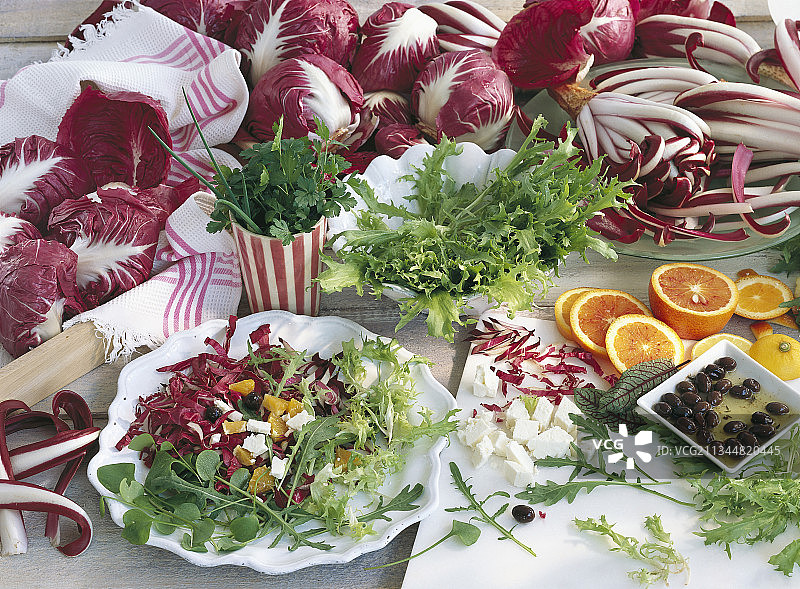 菊苣血橙橄榄羊乳酪沙拉图片素材
