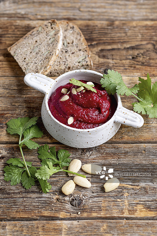 甜菜根鹰嘴豆泥图片素材