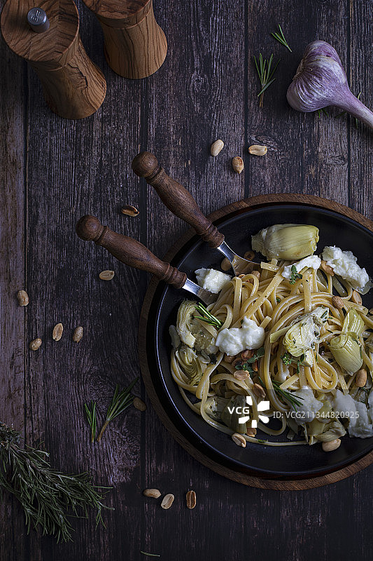 朝鲜蓟花生布拉塔意大利宽面图片素材
