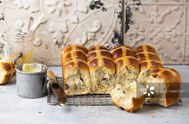 葡萄干十字面包（复活节美食）图片素材