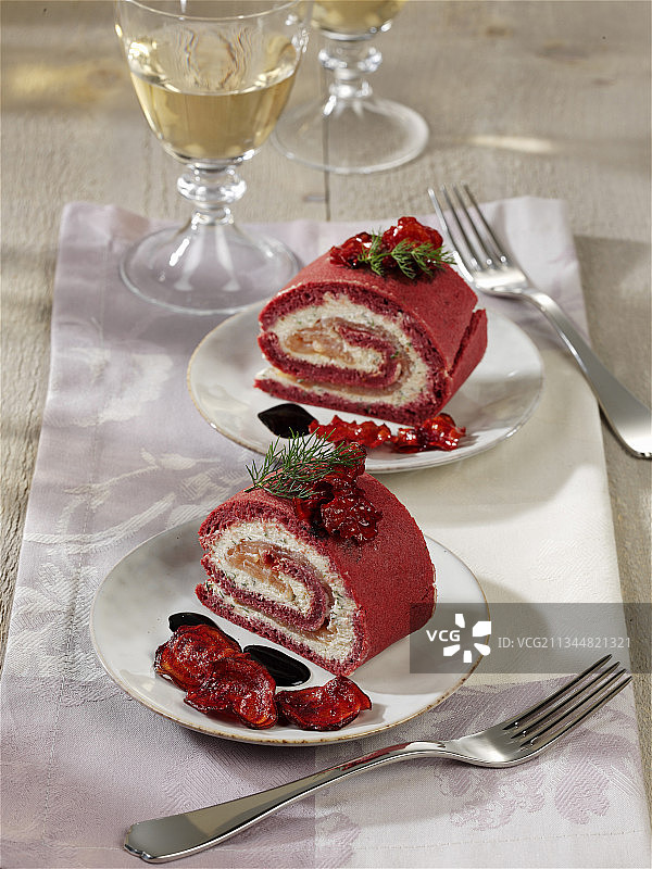 甜菜根和三文鱼卷图片素材