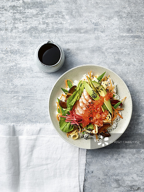 香菇鸡蛋什锦寿司图片素材