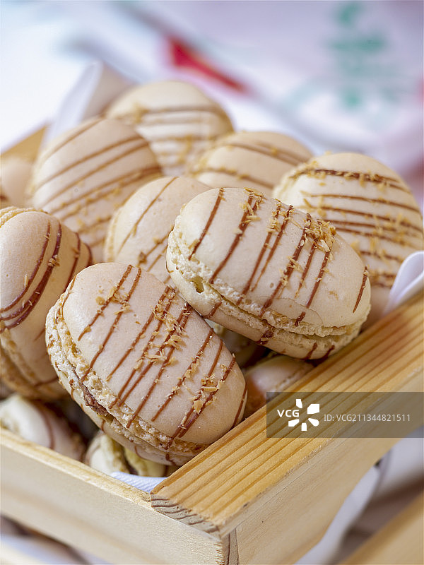 木盒中的马卡龙图片素材