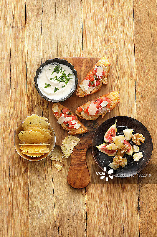 四份帕尔马干酪小吃图片素材