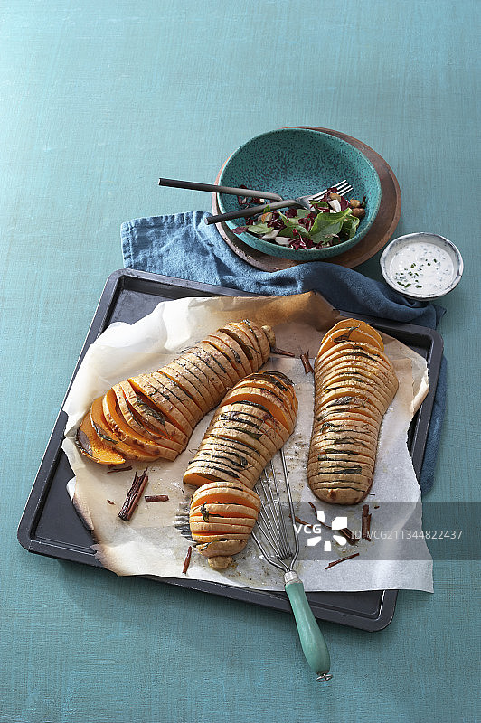 托盘里的哈塞尔巴克南瓜图片素材