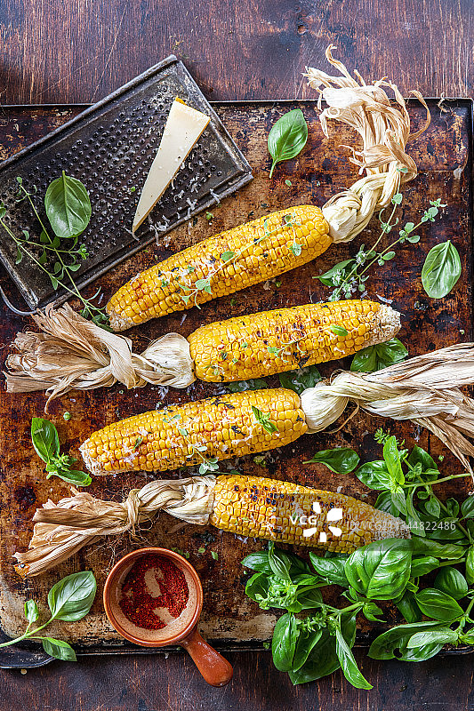 香草黄油玉米棒图片素材