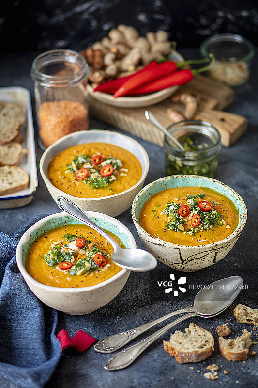 扁豆和红薯汤配香菜香蒜酱图片素材