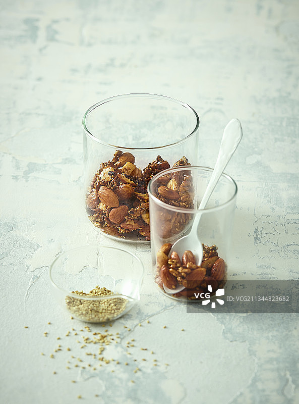 用于疏浚的坚果和种子图片素材