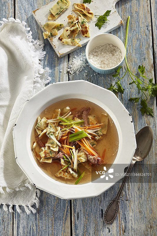 牛肉汤配面饼图片素材