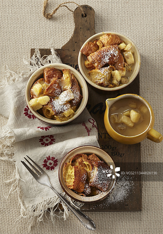 杯装香蕉面包布丁图片素材