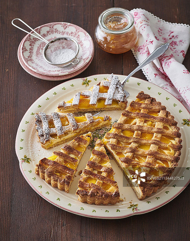 杏子和奶酪林茨蛋糕图片素材