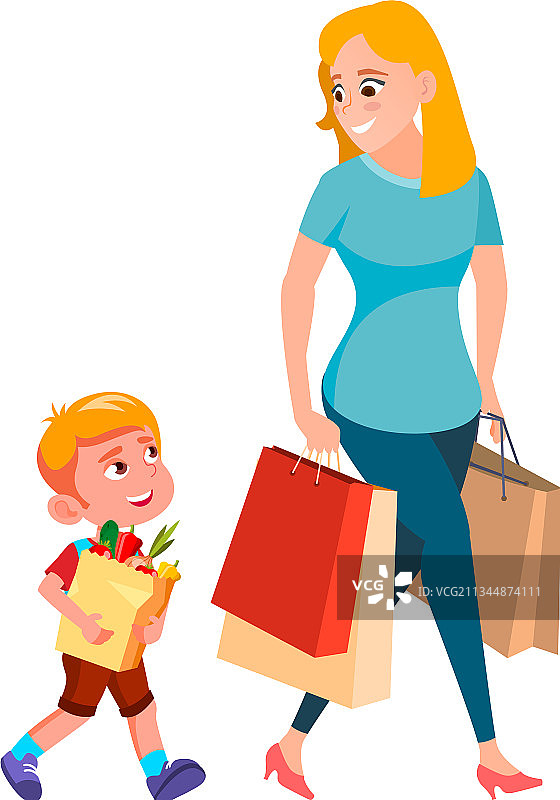 男孩帮助女人携带购物袋图片素材