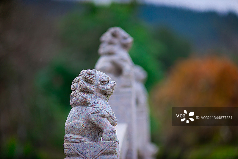 桥上石狮子+江苏省徐州市泉山区泉山森林公园图片素材