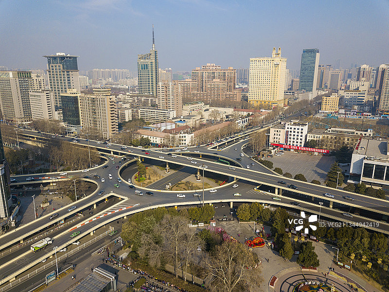 河南省郑州市紫荆山立交冬天户外风光航拍图片素材