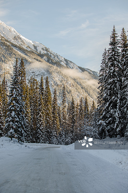 冬季山路图片素材
