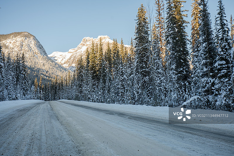 冬季山路图片素材