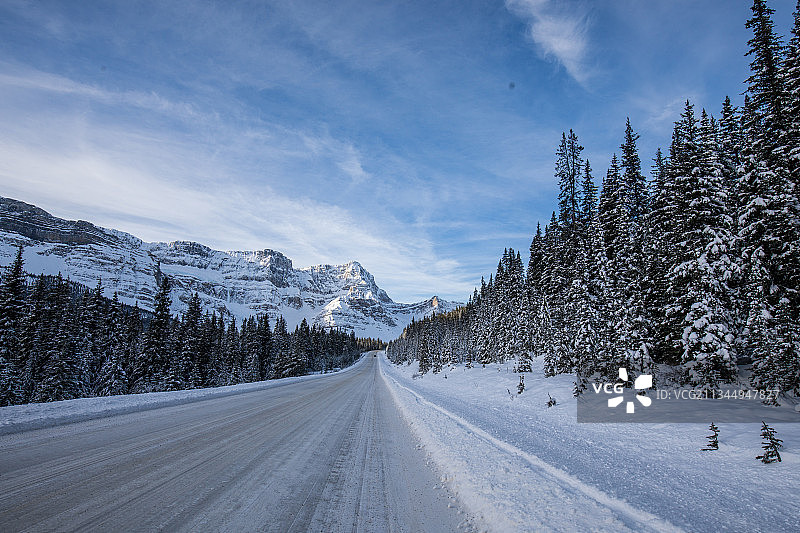 冬季山路图片素材